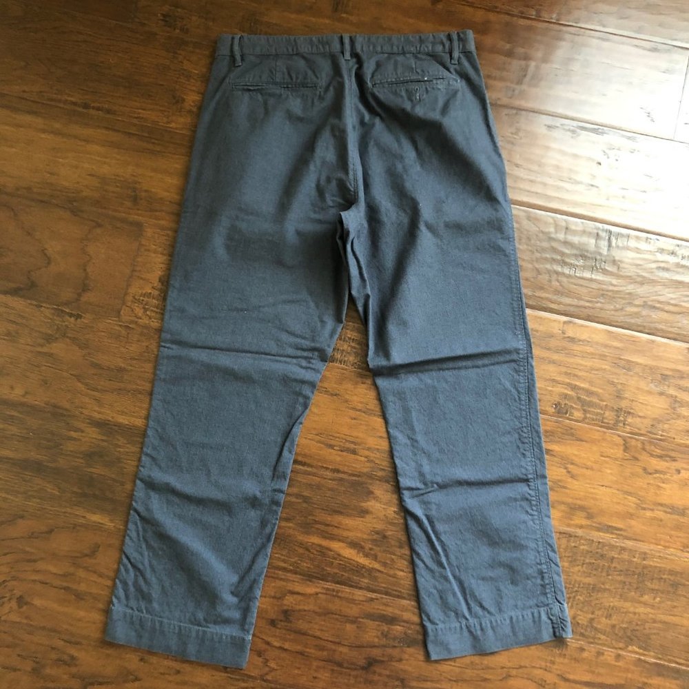 Banana Republic mens blue gray chinos khakis 33 W x 28.5 L straight fit - Picture 3 of 6